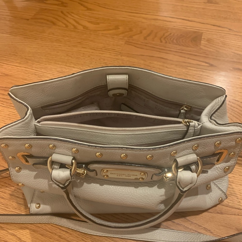 Great Unique Michael Kors Shoulder Bag. Cream soft leather with gold studs. - Picture 4 of 4